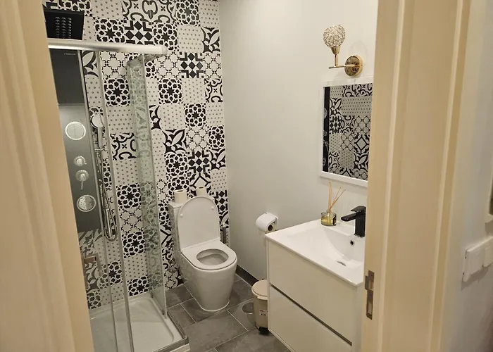 Bella Italia Coronel Miranda 酒店 *