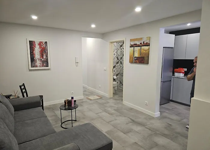 Bella Italia Coronel Miranda 酒店 *