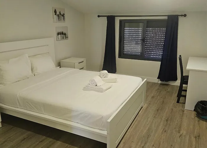 Bella Italia Coronel Miranda * 蓬塔德尔加达